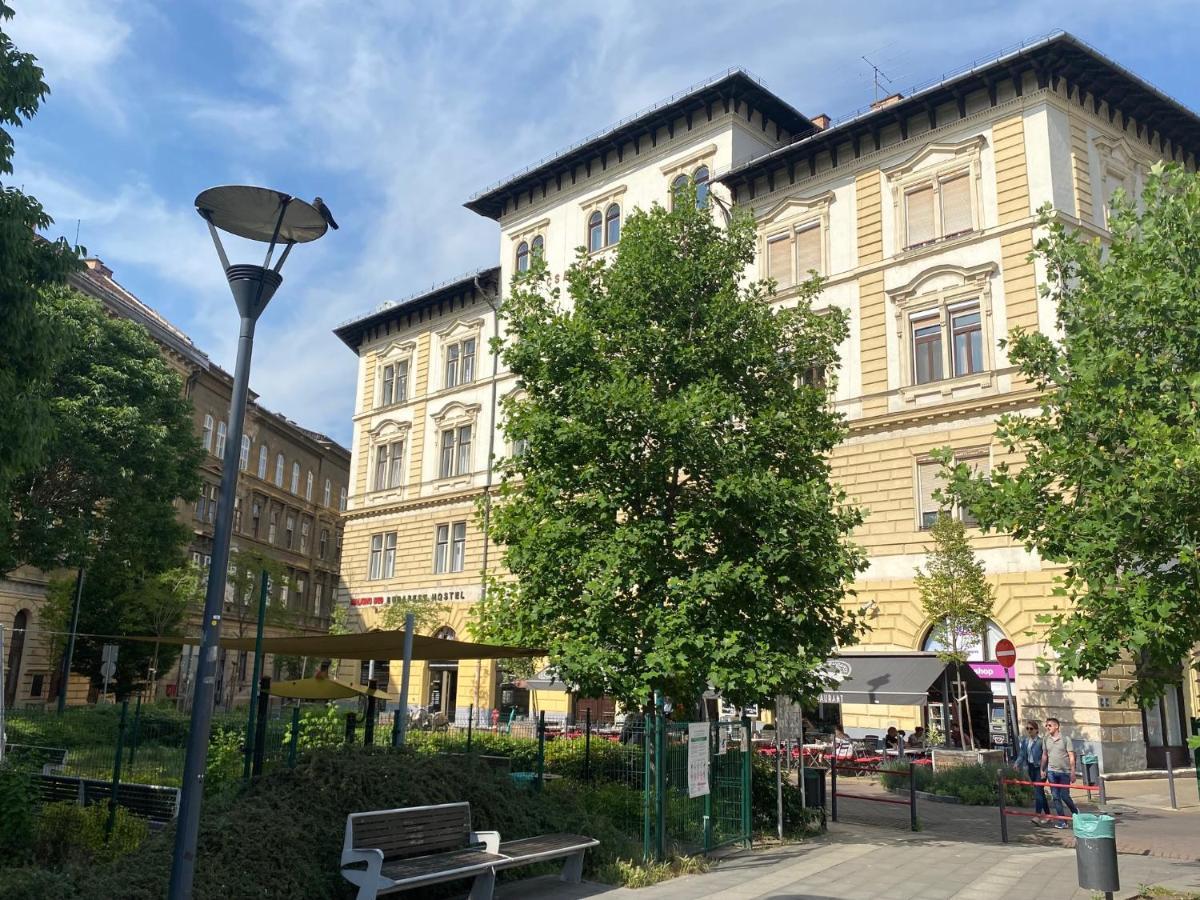 Urban Haven - 3 Beds, 3 Baths, Free Parking, Near Central Market Budapest Kültér fotó